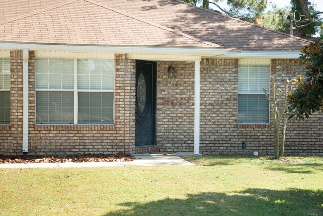 143 Palmetto Ave in Mary Esther, FL - Building Photo - Building Photo