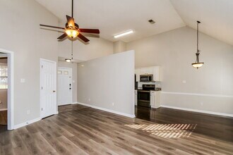 115 Winding Creek Dr in Oakland, TN - Foto de edificio - Building Photo