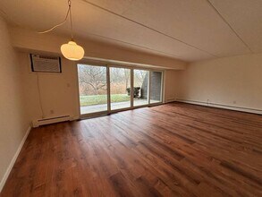 21 Swatling Rd in Latham, NY - Building Photo - Building Photo