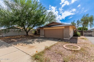 5603 W Greenbriar Dr in Glendale, AZ - Building Photo - Building Photo
