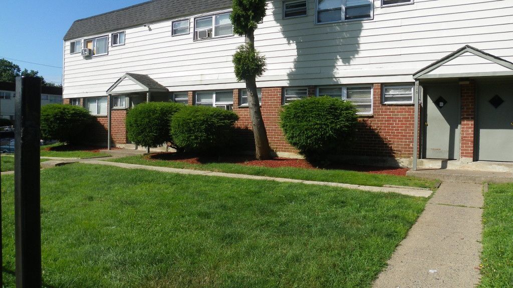 Willow Gardens Apartments in Chester, PA - Foto de edificio