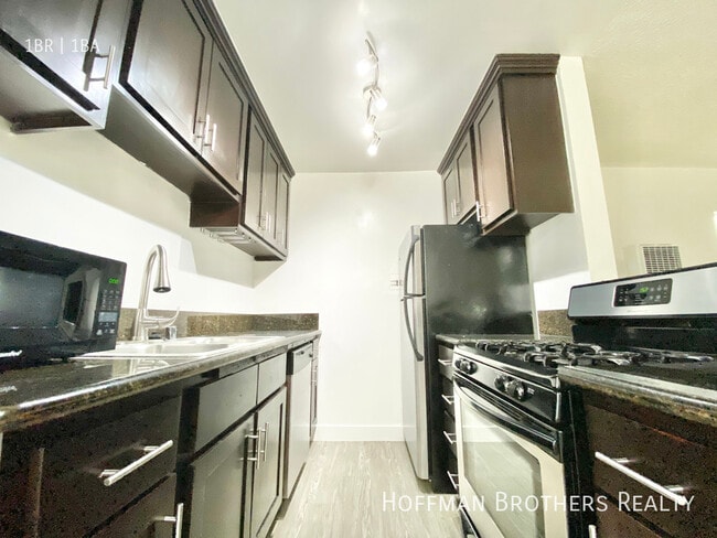 12811 Caswell Ave, Unit 1 in Los Angeles, CA - Building Photo - Building Photo