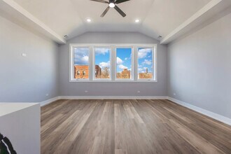 5809 S Indiana Ave in Chicago, IL - Building Photo - Building Photo