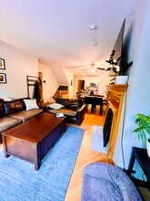 1059 W Cornelia Ave in Chicago, IL - Building Photo - Building Photo