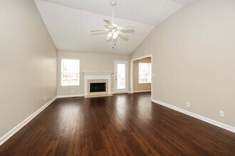 1655 St Andrews Dr in Murfreesboro, TN - Foto de edificio - Building Photo