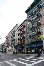 32 Mulberry St in New York, NY - Building Photo - Building Photo