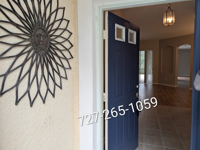 26000 Risen Star Dr in Wesley Chapel, FL - Foto de edificio - Building Photo