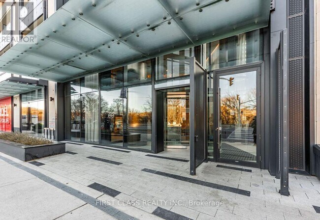 575-1575 Bloor St E in Toronto, ON - Building Photo - Building Photo
