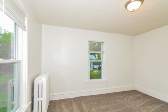 250 N Irving Ave in Minneapolis, MN - Building Photo - Building Photo
