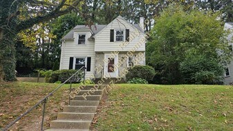 1548 Old Farm Ln in York, PA - Building Photo