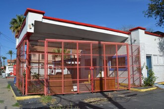 1416 Victoria St in Laredo, TX - Building Photo - Building Photo