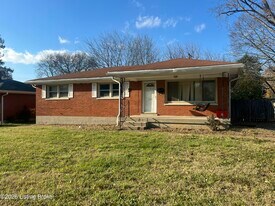 3213 Hikes Ln in Louisville, KY - Building Photo