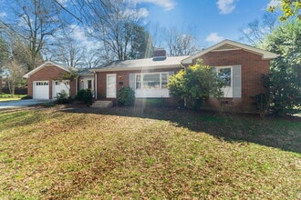 415 Hudson St in Salisbury, NC - Foto de edificio - Building Photo