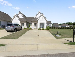 1255 Burrow Cir in Opelika, AL - Building Photo - Building Photo