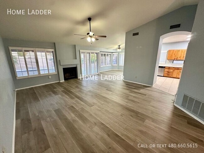 5437 E Greenway St in Mesa, AZ - Building Photo - Building Photo