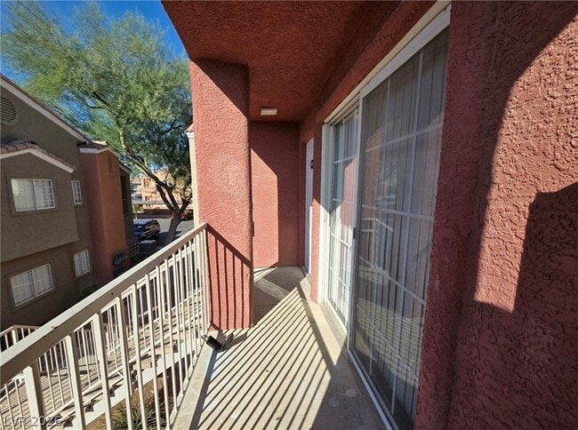 4730 E Craig Rd, Unit 2052 in Las Vegas, NV - Building Photo - Building Photo