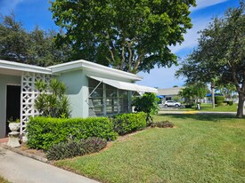 277 W High Point Ct in Delray Beach, FL - Building Photo