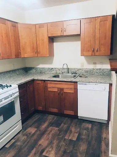 Augusta Terrace Apartments in North Highlands, CA - Building Photo - Building Photo