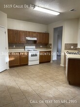 1619 Calle de Roja Dr SE in Rio Rancho, NM - Building Photo - Building Photo