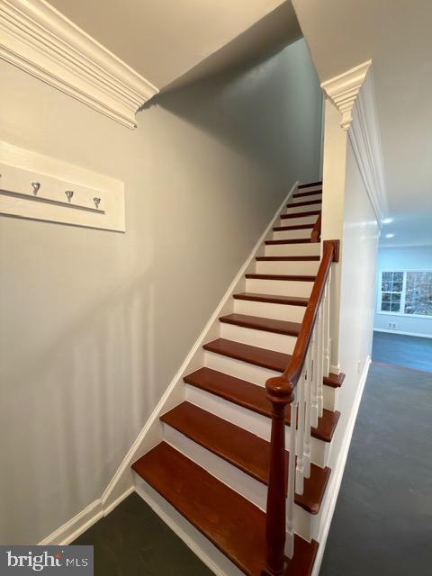 property at 5915 Kingsford Rd