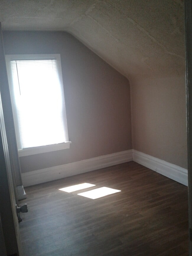 673 Dale Street North, Unit 2 in St. Paul, MN - Foto de edificio - Building Photo