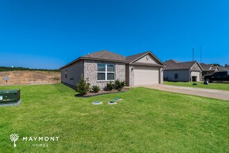 2296 Centennial Valley Dr in Benton, AR - Building Photo - Building Photo