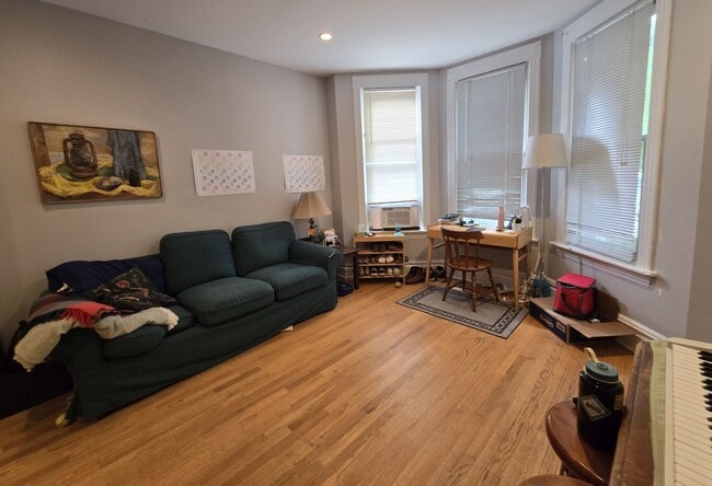 property at 2118 W Fletcher St