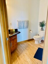 1017 S 2nd St, Unit 403 in Milwaukee, WI - Foto de edificio - Building Photo