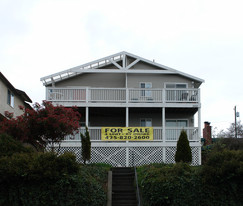 3920 Rucker Ave in Everett, WA - Building Photo