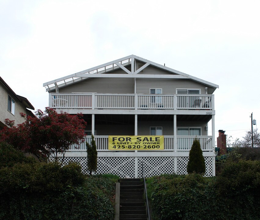 3920 Rucker Ave in Everett, WA - Building Photo