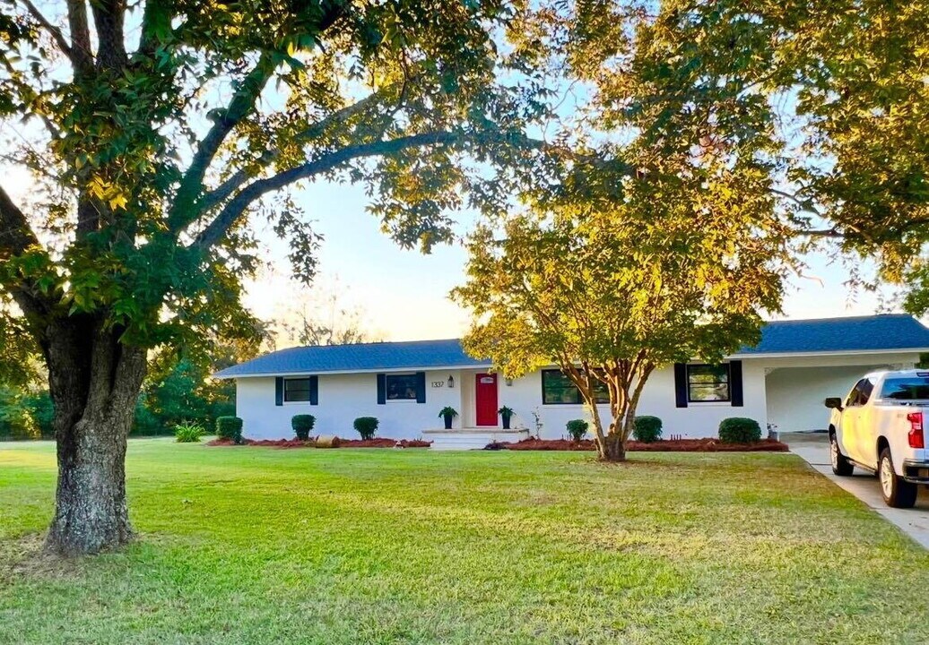 1337 Broad St in Kinsey, AL - Building Photo