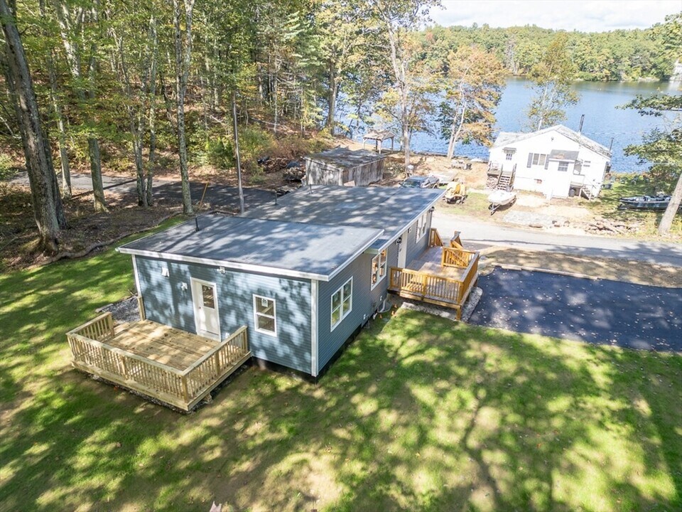 16 Moose Trail in Groton, MA - Foto de edificio
