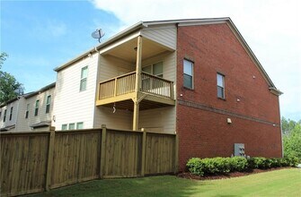 2503 Norwood Dr SE in Smyrna, GA - Foto de edificio - Building Photo