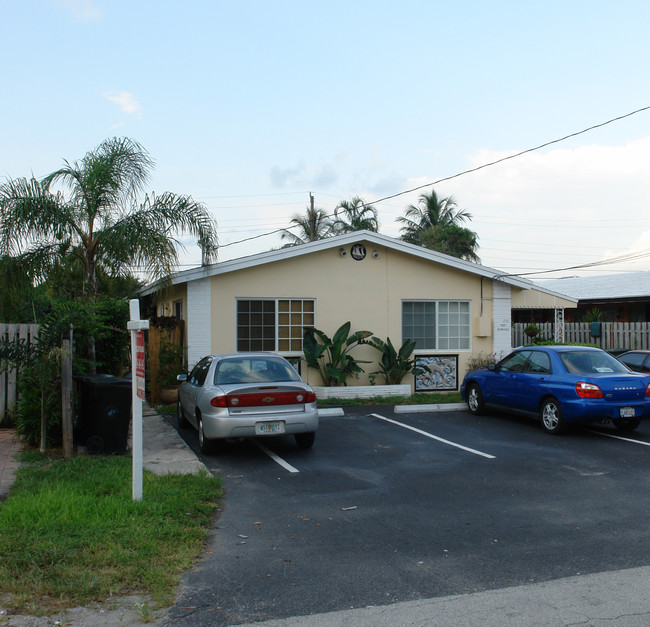 716 SE 14th Ct in Fort Lauderdale, FL - Foto de edificio - Building Photo