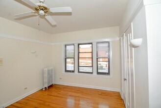821 W Waveland Ave in Chicago, IL - Building Photo - Building Photo