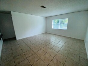 11380 NW 39th St in Coral Springs, FL - Foto de edificio - Building Photo