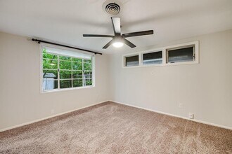 4011 Burnet Rd in Austin, TX - Foto de edificio - Building Photo