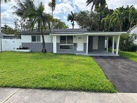 1426 Arthur St in Hollywood, FL - Building Photo