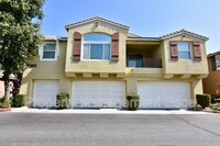 27482 Hazelhurst St in Murrieta, CA - Foto de edificio - Building Photo