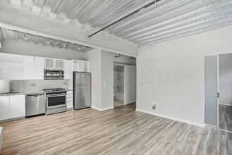 55 E Lake St in Chicago, IL - Building Photo - Building Photo