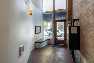 Denim Lofts in St. Louis, MO - Foto de edificio - Interior Photo