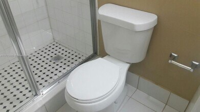 7040 NW 173rd Dr in Hialeah, FL - Building Photo - Building Photo