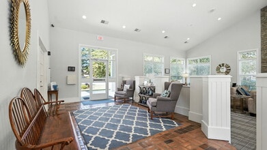 Monmouth Woods Apartments in King George, VA - Foto de edificio - Building Photo