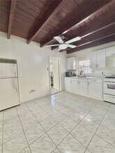 618 E 24th St in Hialeah, FL - Building Photo - Building Photo