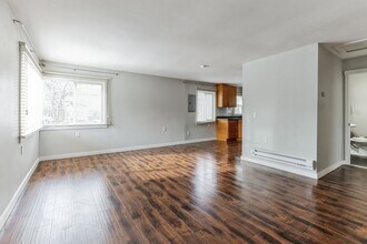 10827 10th Ave SW in Seattle, WA - Building Photo - Building Photo