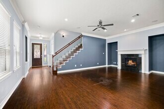 3019 Royal Oaks Grove in Houston, TX - Building Photo - Building Photo