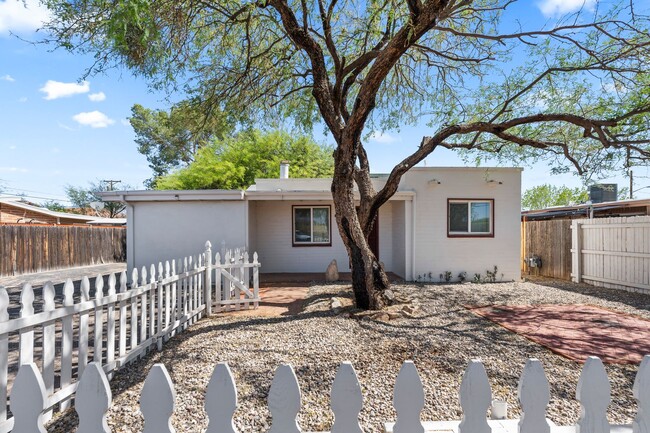 property at 4440 E Seneca St