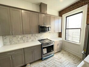 569 Jersey Ave in Jersey City, NJ - Building Photo - Building Photo