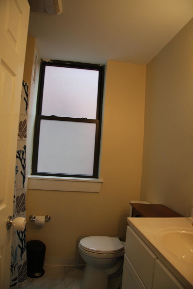 1090 Beacon St-Unit -3C in Brookline, MA - Building Photo - Building Photo