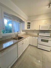 2155 NE 122nd St in North Miami, FL - Building Photo - Building Photo